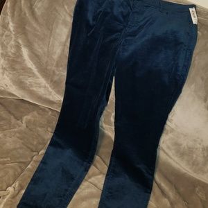 NWT Old Navy Cotton/ Rayon
Rockstar- Super Skinny